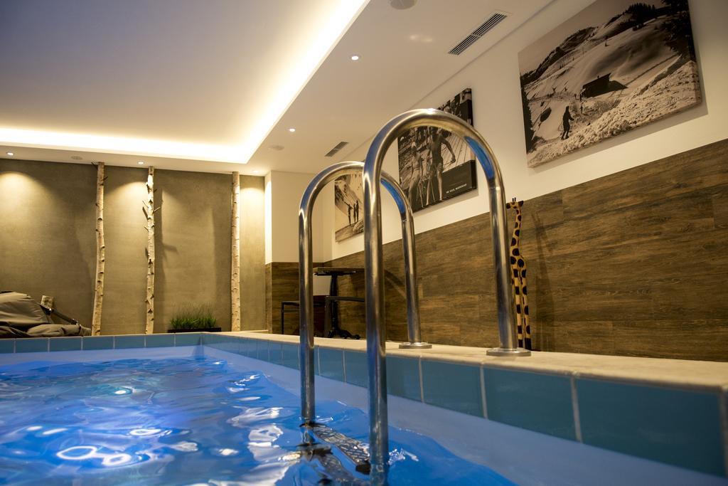 Hotel Garni Entstrasser 키츠부헬 외부 사진