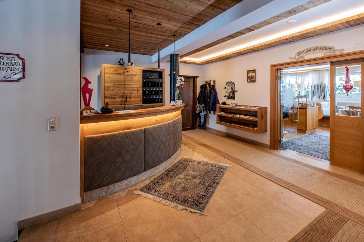 Hotel Garni Entstrasser 키츠부헬 외부 사진