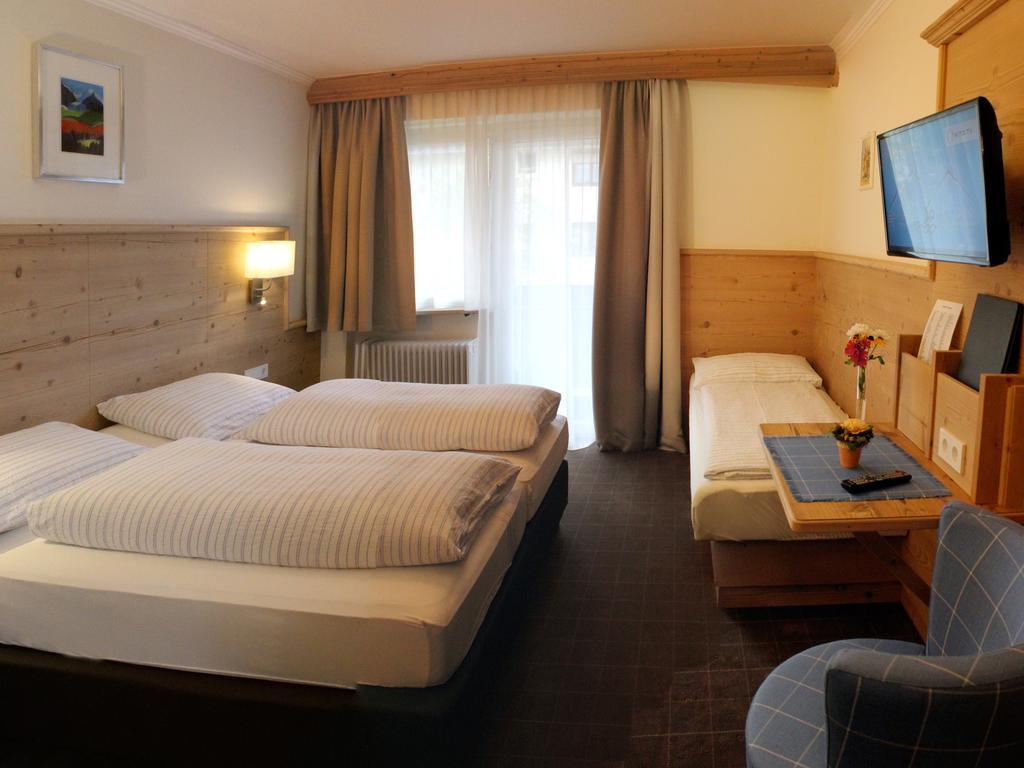 Hotel Garni Entstrasser 키츠부헬 외부 사진