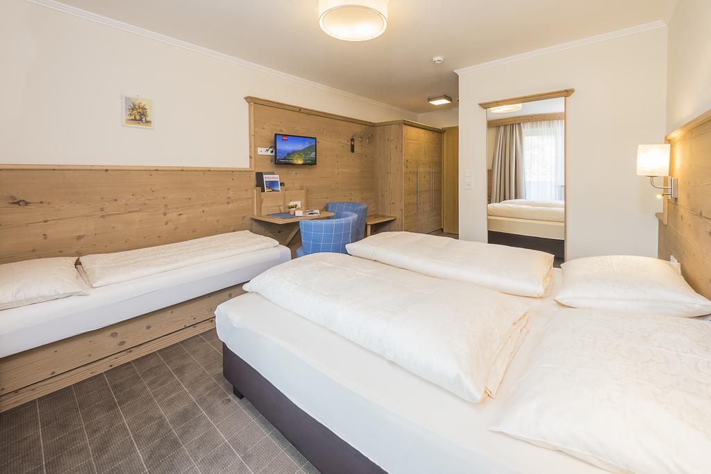 Hotel Garni Entstrasser 키츠부헬 외부 사진