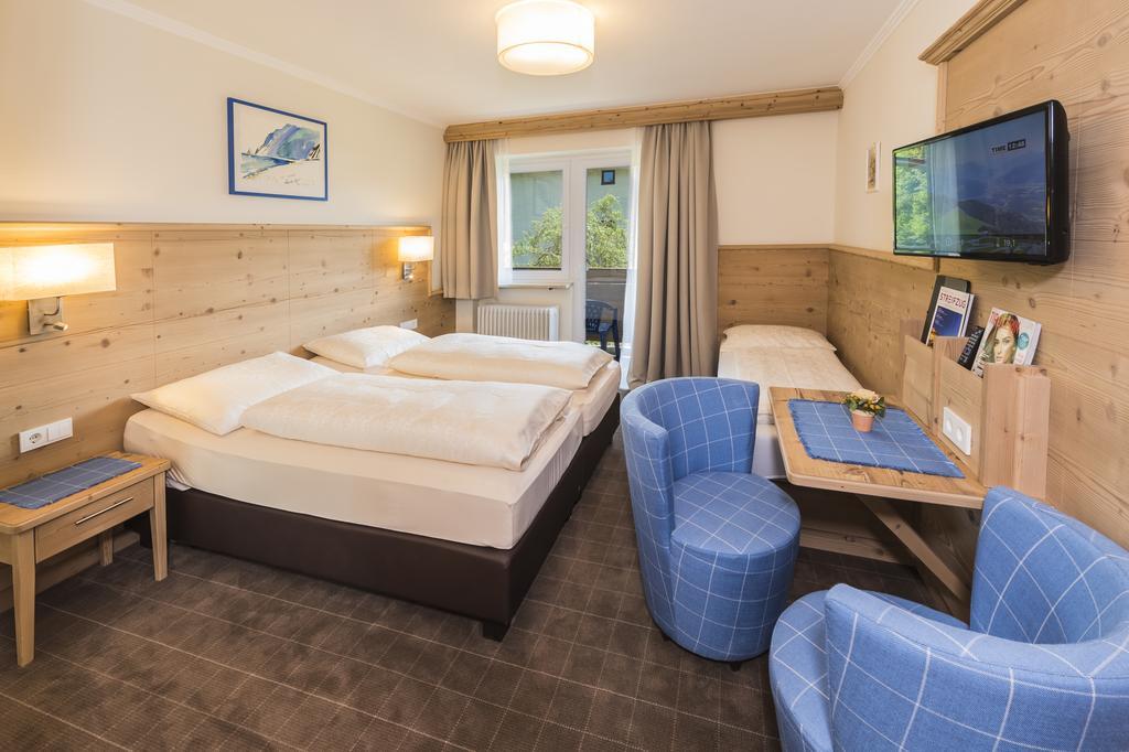 Hotel Garni Entstrasser 키츠부헬 외부 사진