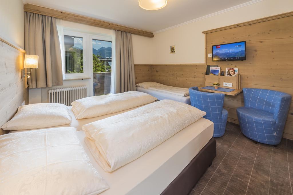 Hotel Garni Entstrasser 키츠부헬 외부 사진