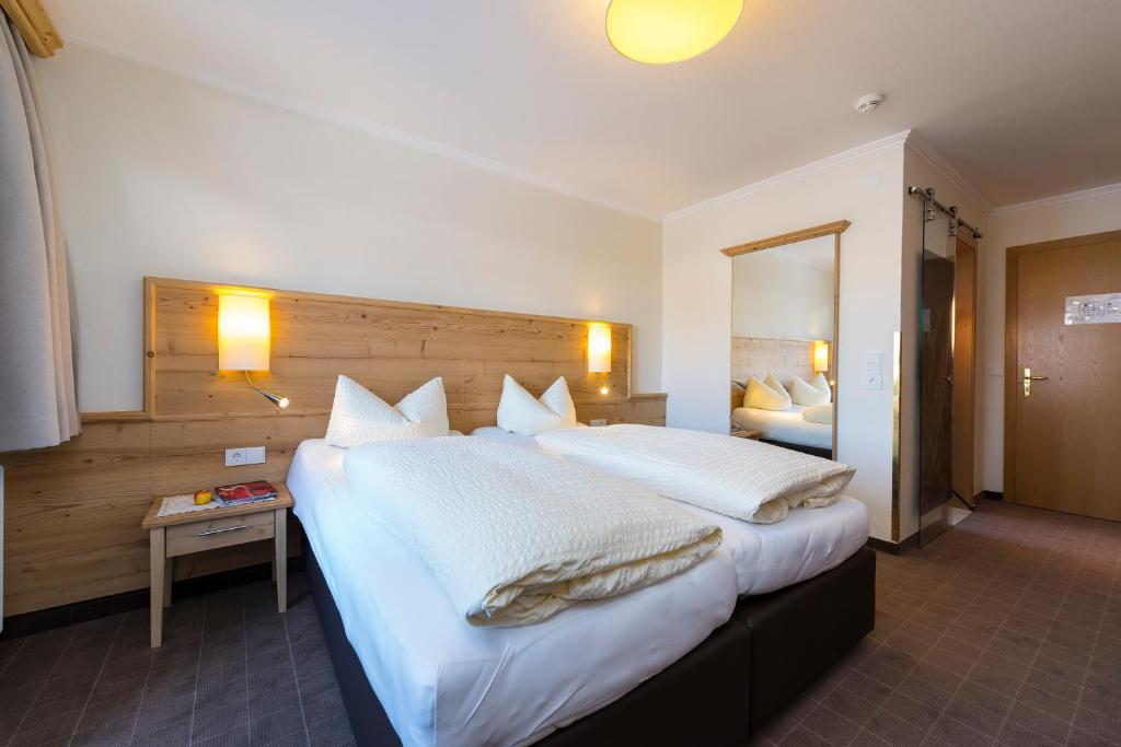 Hotel Garni Entstrasser 키츠부헬 객실 사진